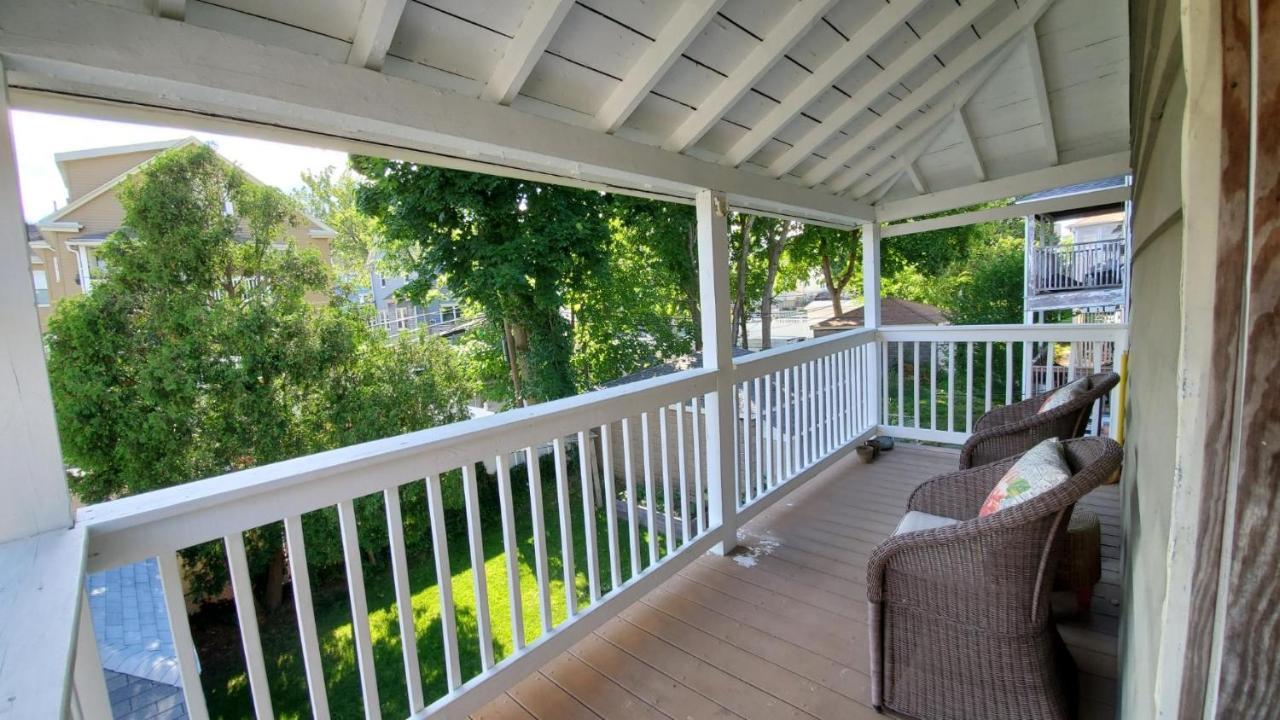 Near Train Station Gorgeous 3-Bedroom Apartment With Patios Boston Exterior foto