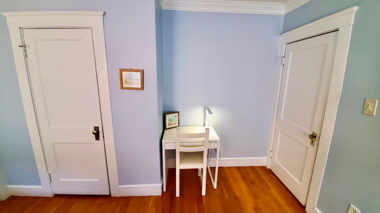Near Train Station Gorgeous 3-Bedroom Apartment With Patios Boston Exterior foto