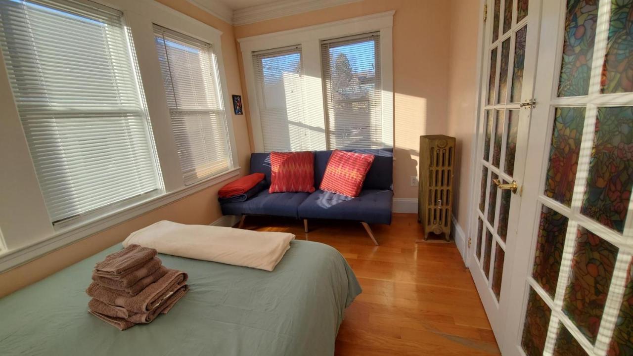 Near Train Station Gorgeous 3-Bedroom Apartment With Patios Boston Exterior foto
